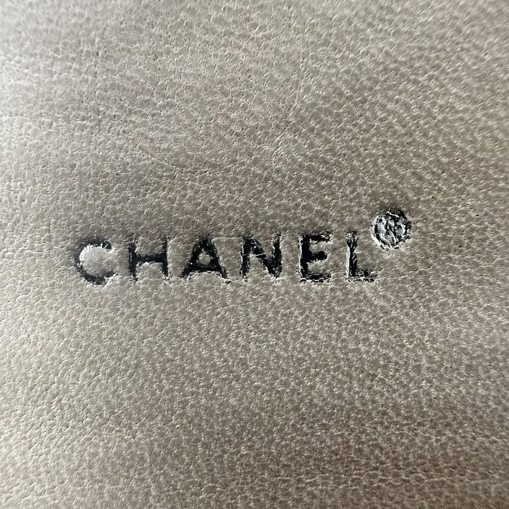 CHANEL welcome haute2hand